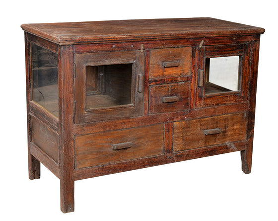 Wooden Dresser//Commode en bois
