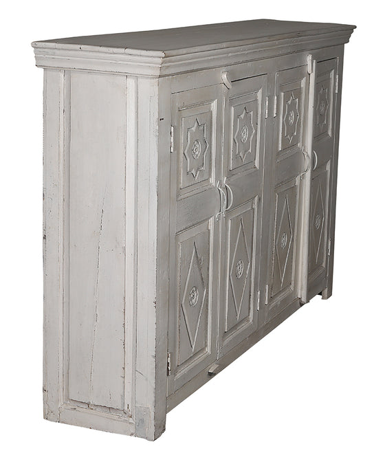 [[Whitewashed sideboard with hand carved doors///Buffet blanchi à la chaux avec portes sculptées à la main]]