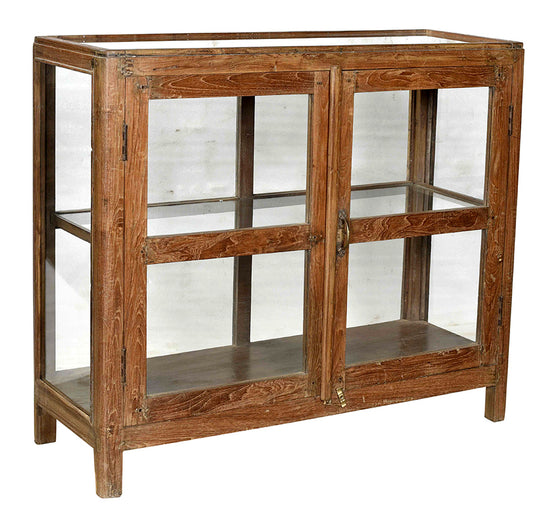 Glass Cabinet//Armoire vitrée