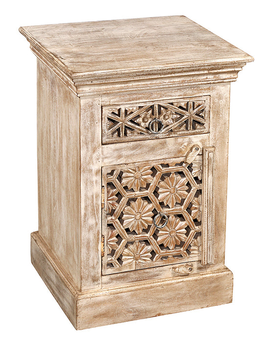 [[Pastel beige bedside table with a carved facade///Table de nuit beige pastel avec une façade sculptée]]