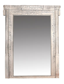  [[Whitewashed old teak door frame with a mirror///Cadre de porte en vieux teck blanchi à la chaux avec un miroir]]