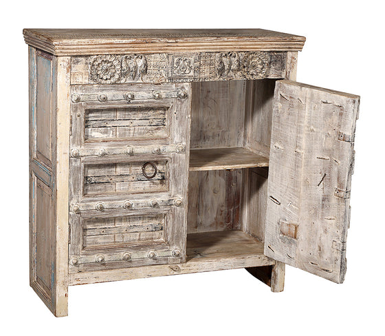 [[Pastel beige cabinet with old decorative doors///Cabinet beige pastel avec vieilles portes décoratives]]