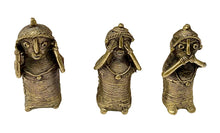  [[Bastar tribal art brass figurine set of 3; can't hear, can't see, can't speak///Jeu de 3 figurines en laiton de l'art tribal Bastar; ne peut entendre, ne peut voir, ne peut parler]]