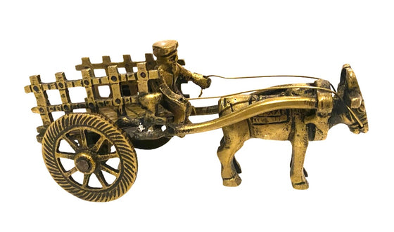 [[Small brass bull cart and driver///Petit chariot à taureaux en laiton et son conducteur]]