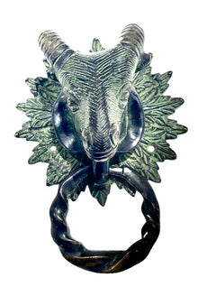  [[Ram brass door knocker///Poignée de porte en laiton en forme de bélier]]