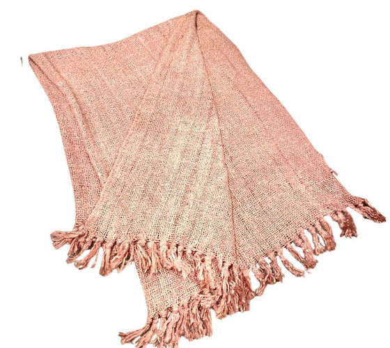 [[Throw blanket : "rose quartz"/// Couverture jetée : "rose quartz"]]