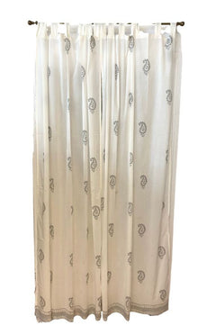  [[Paisley: Curtain///Paisley : Rideau]]