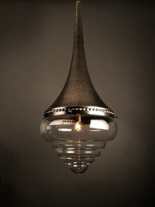  [[Hand blown glass hanging light///Suspension en verre soufflé à la main]]