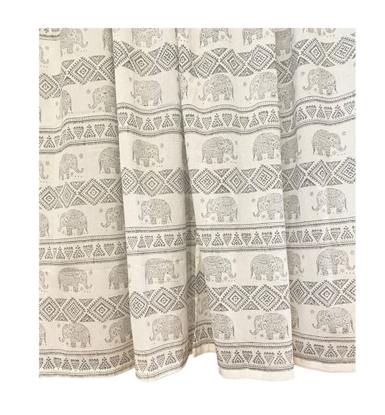 [[Elephant : Curtain///Eléphant]]