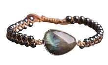  [[Hand braided labradorite and iron stone bracelet///Bracelet en pierre de fer et labradorite tressé à la main]]