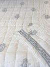 [[Hamsa : Quilt///Hamsa : Couette]]