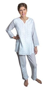  [[Long sleeve hand embroidered shirt///Haut à manches longues brodé à la main]]