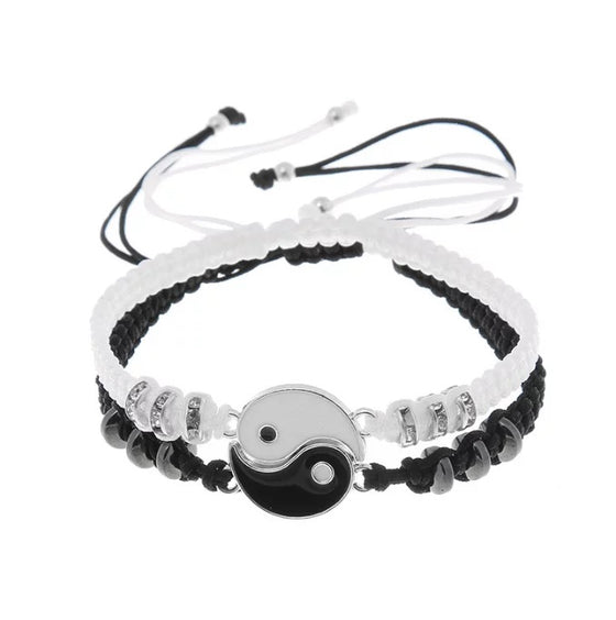 [[Yin and yang - set of 2 bracelets///Yin et yang - ensemble de 2 bracelets]]