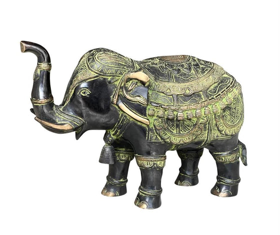 [[Brass elephant with antique green patina///Éléphant en laiton avec patine verte antique]]