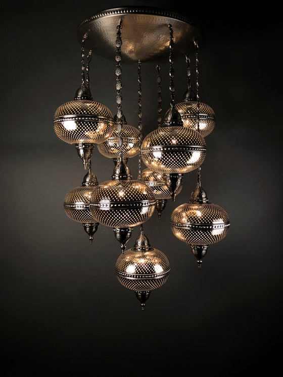 [[Hand forged metal chandelier with 9 globes///Lustre en métal forgé à la main avec 9 globes]]
