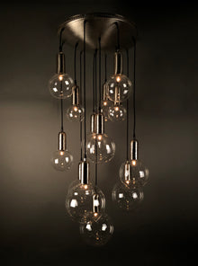  [[Large chandelier with round hand blown glass globes///Grand lustre avec des globes ronds en verre soufflé à la main]]